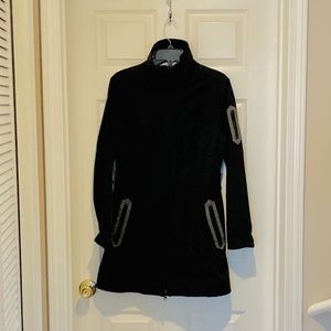 Athleta Raincoat with Grey Trimmed Zipper Pockets - Size 6